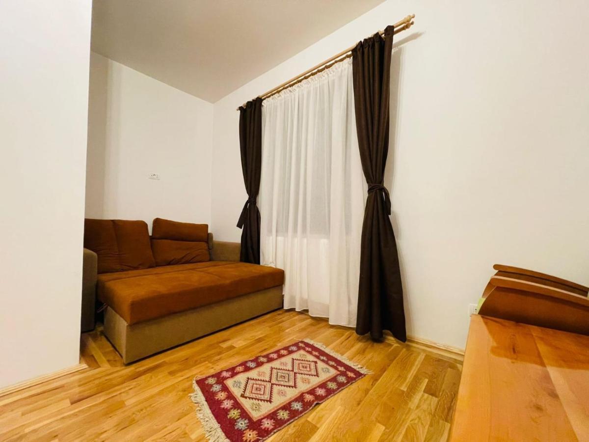 Domeniul Bondarelului Hotell Ocolisu Mic Exteriör bild