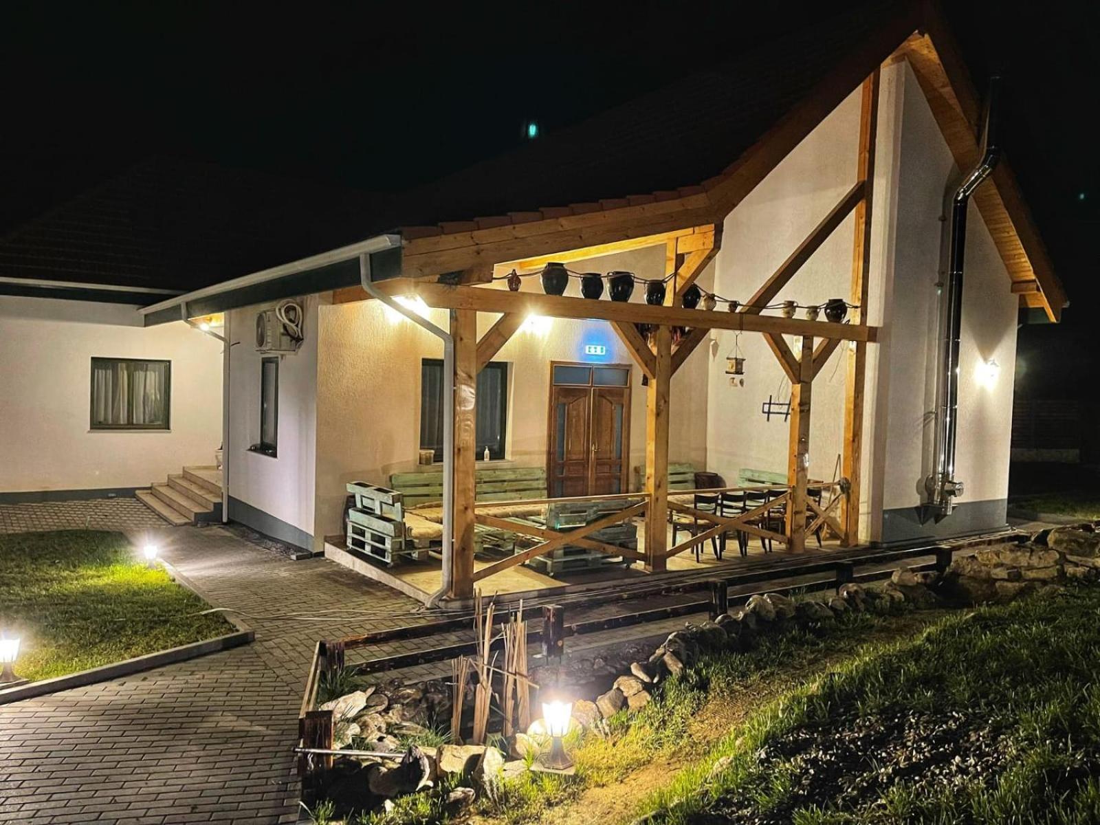 Domeniul Bondarelului Hotell Ocolisu Mic Exteriör bild