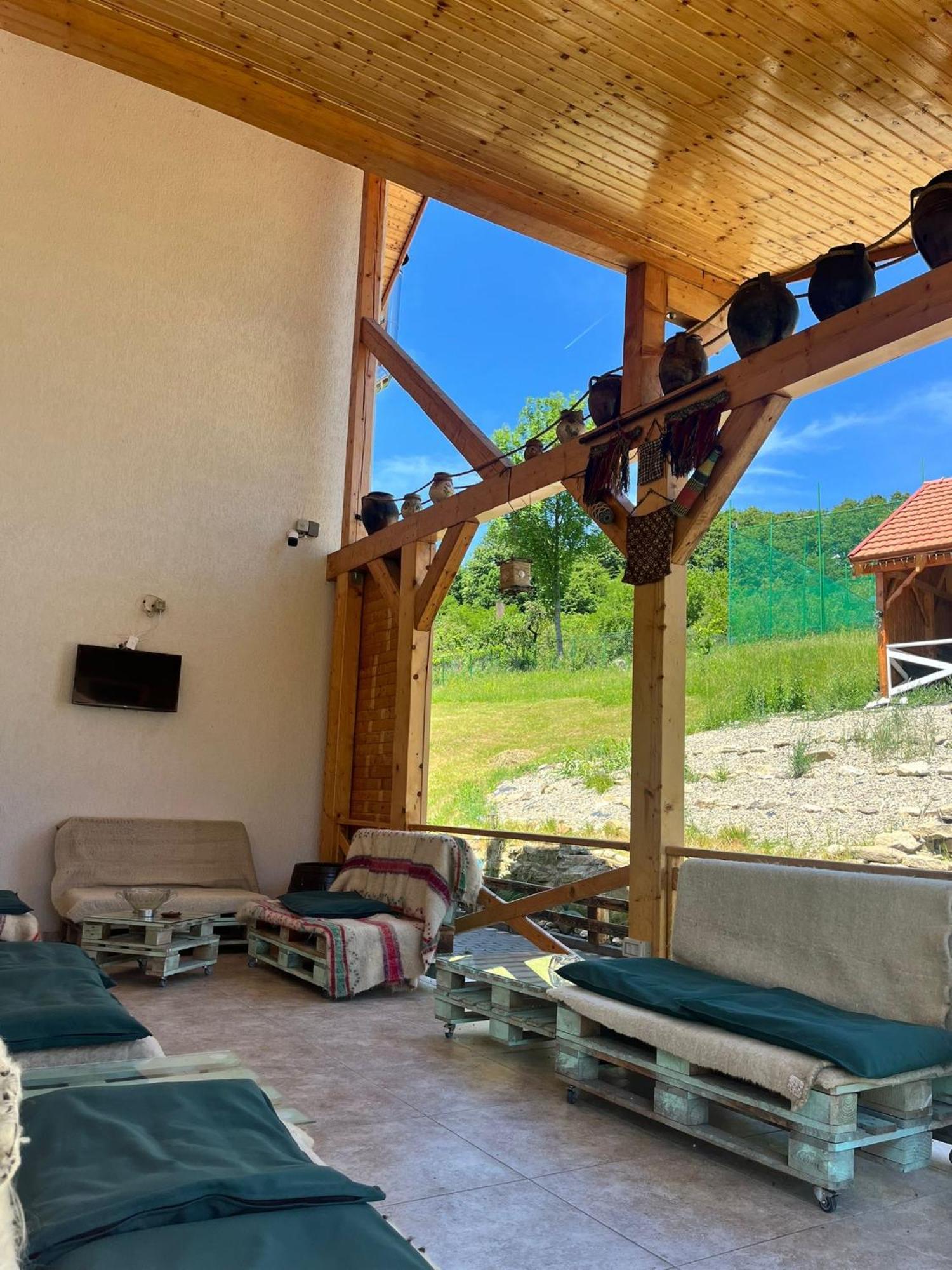 Domeniul Bondarelului Hotell Ocolisu Mic Exteriör bild
