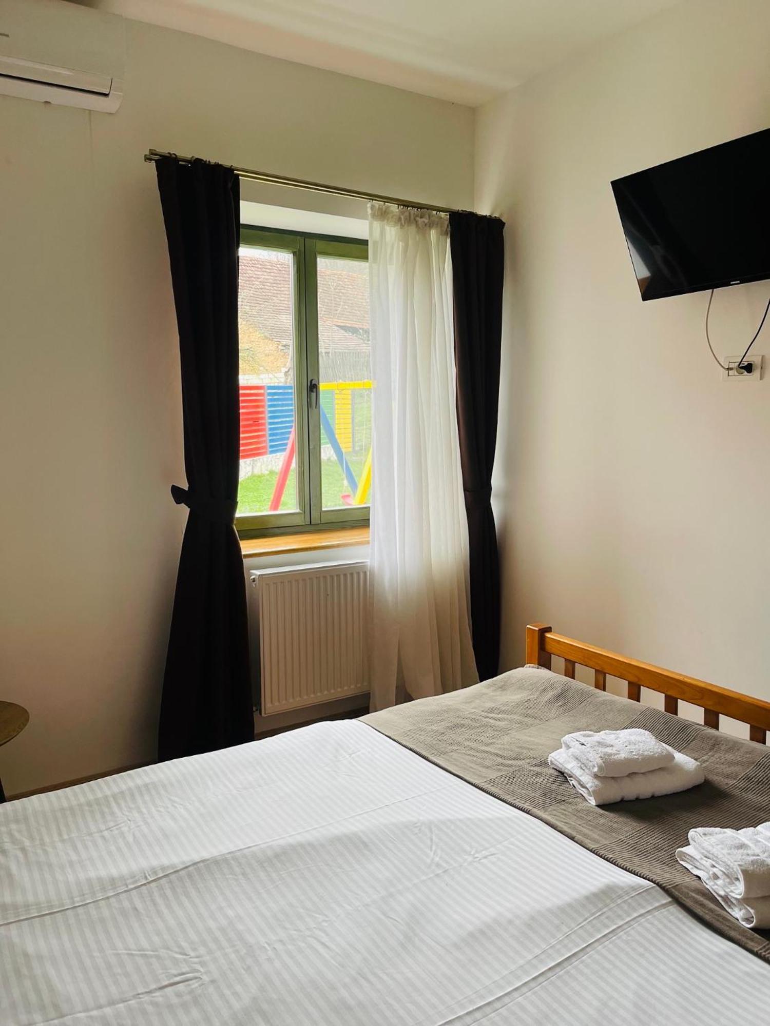 Domeniul Bondarelului Hotell Ocolisu Mic Exteriör bild