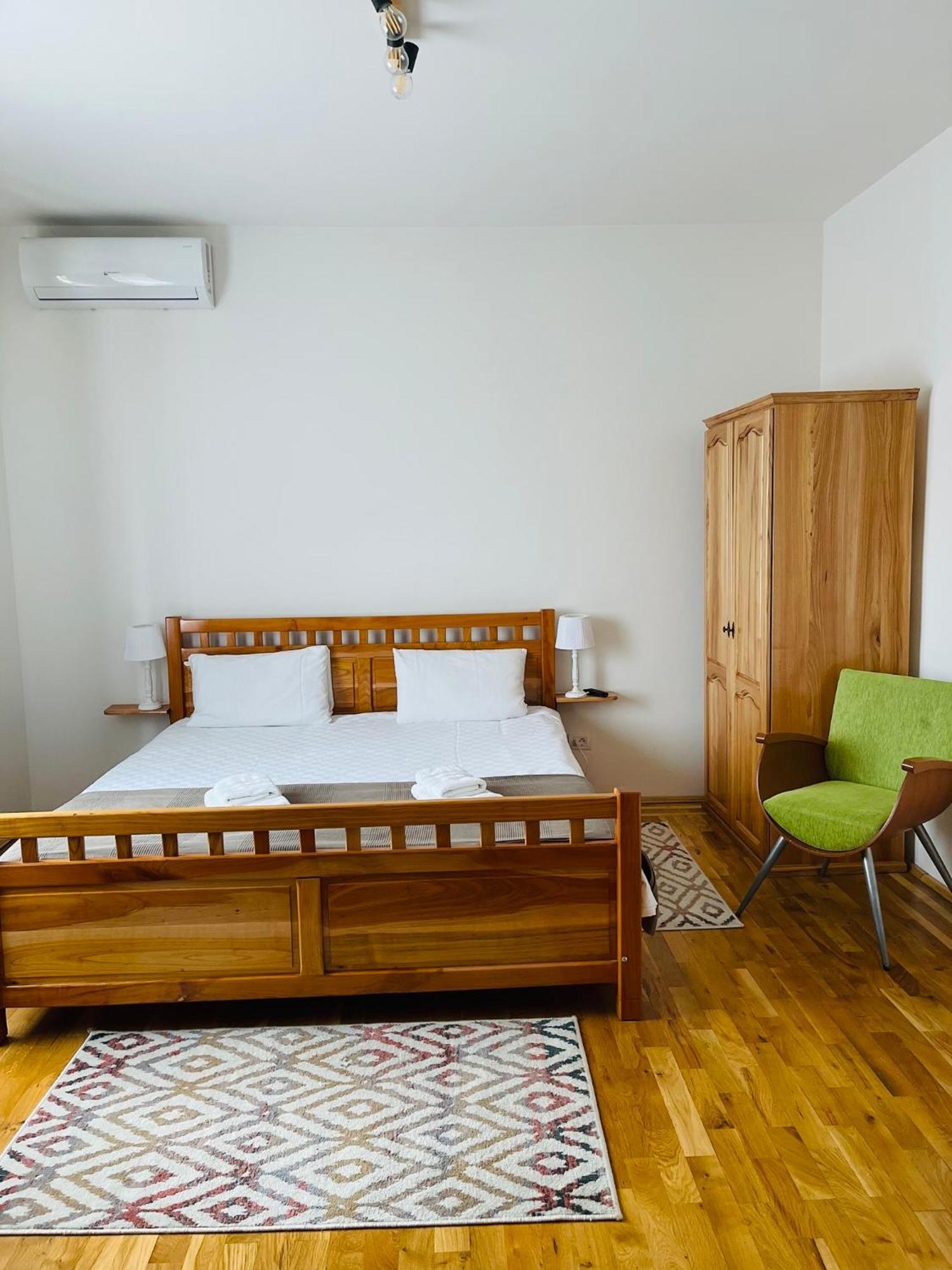 Domeniul Bondarelului Hotell Ocolisu Mic Exteriör bild